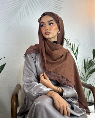 Hijab mit Spitze Mocca